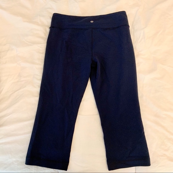 Lululemon Navy Blue Cropped Legging - Picture 2 of 5